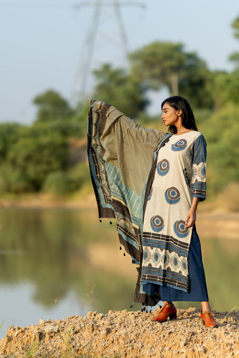 Co-ord Set of 3 - Kurta, Dupatta & Culotte - Akara 07