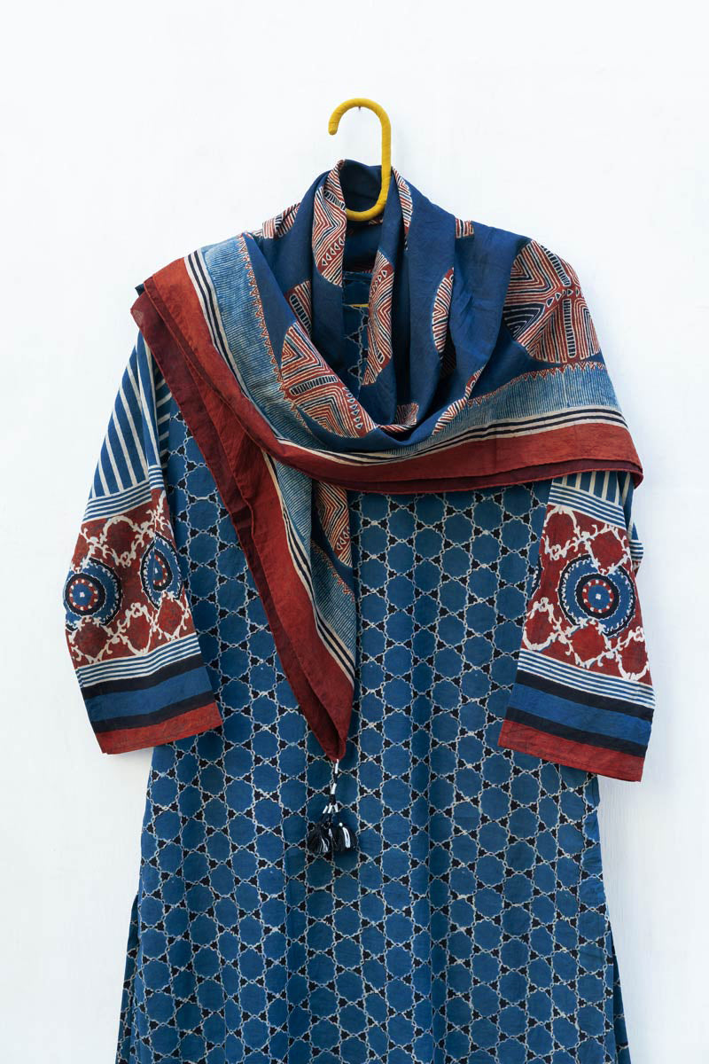 Co-ord Set of 2 - Kurta & Scarf 02