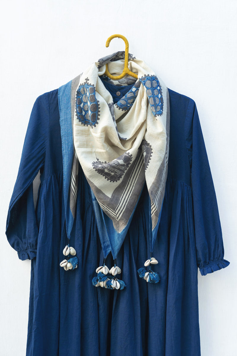 Co-ord Set of 2 - Side Pleat Kurta & Scarf 02