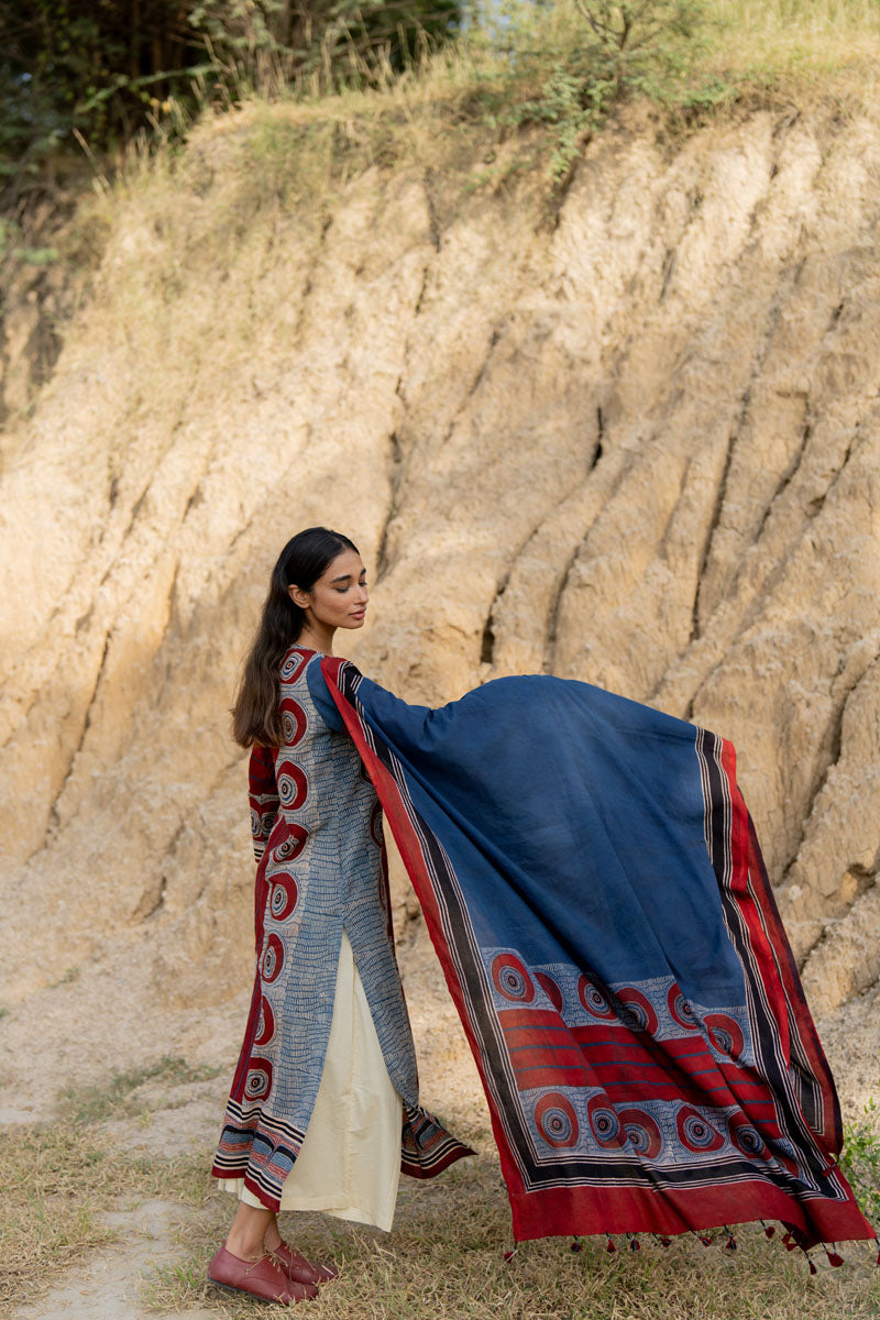 Co-ord Set of 3 - Kurta,Dupatta, Culotte - Indigo Raga