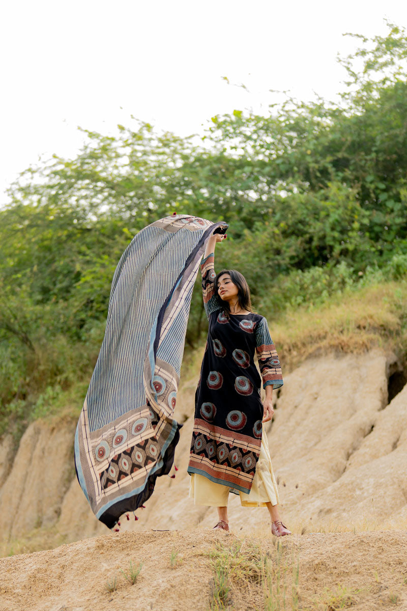 Co-ord Set of 3 - Kurta,Dupatta, Culotte - Black Arjav