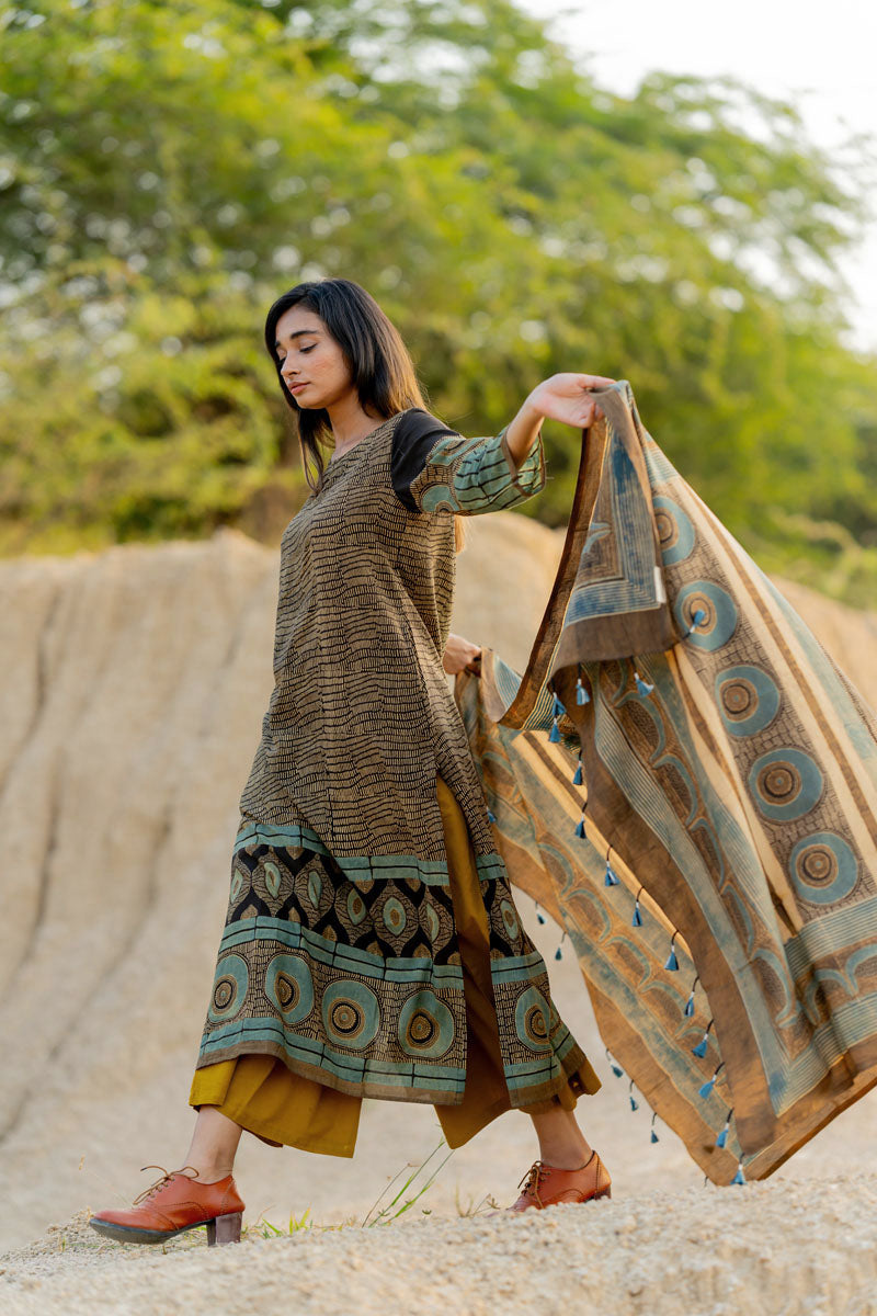 Co-ord Set of 3 - Kurta, Dupatta & Culotte - Akara 08