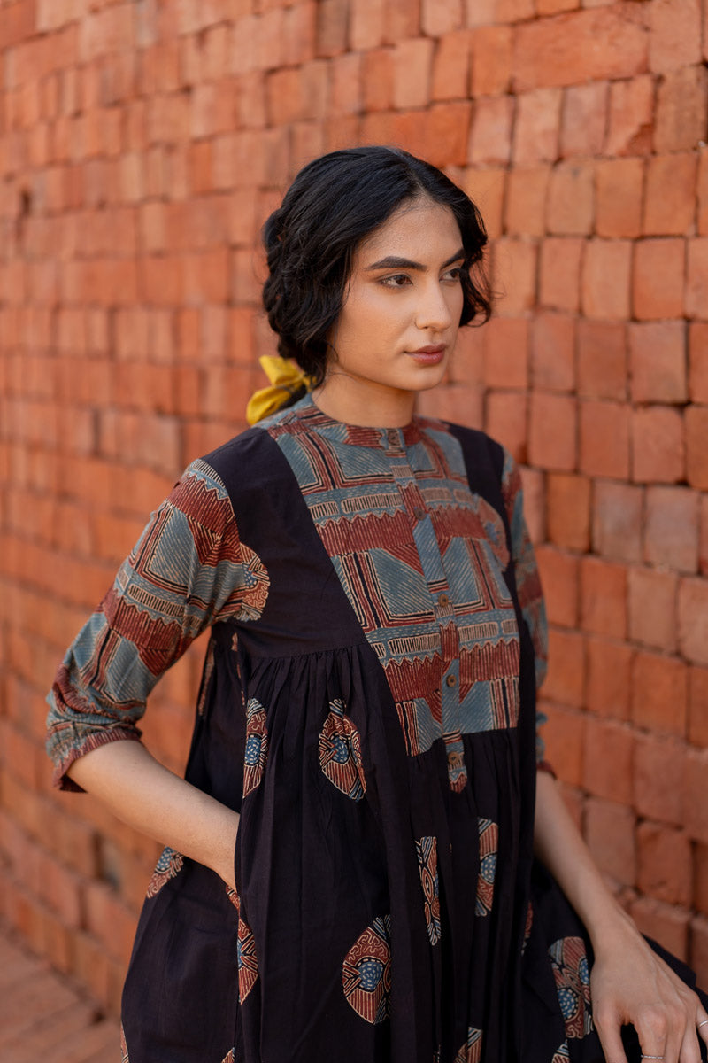 Amra Side Pleat Kurta - Black