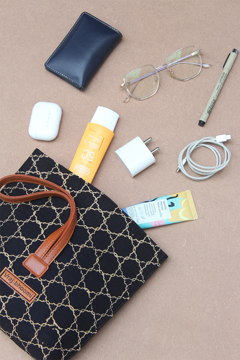 Wristlet Bag-02