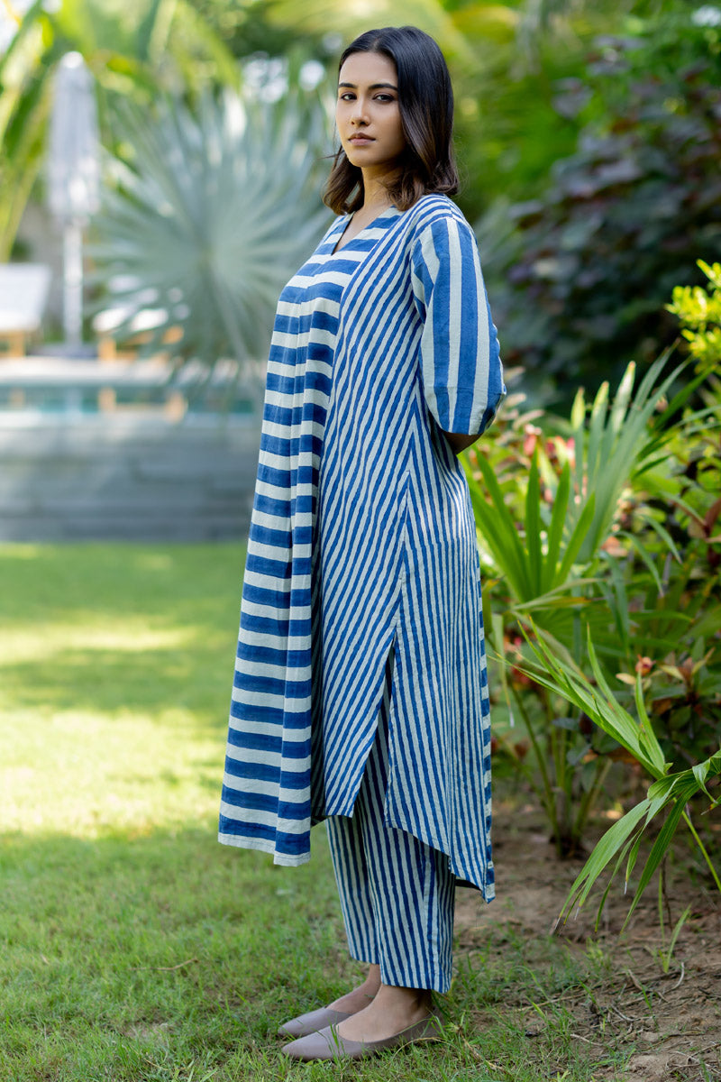 V Neck Panelled Kurta Set of 2 - Indigo Breeze
