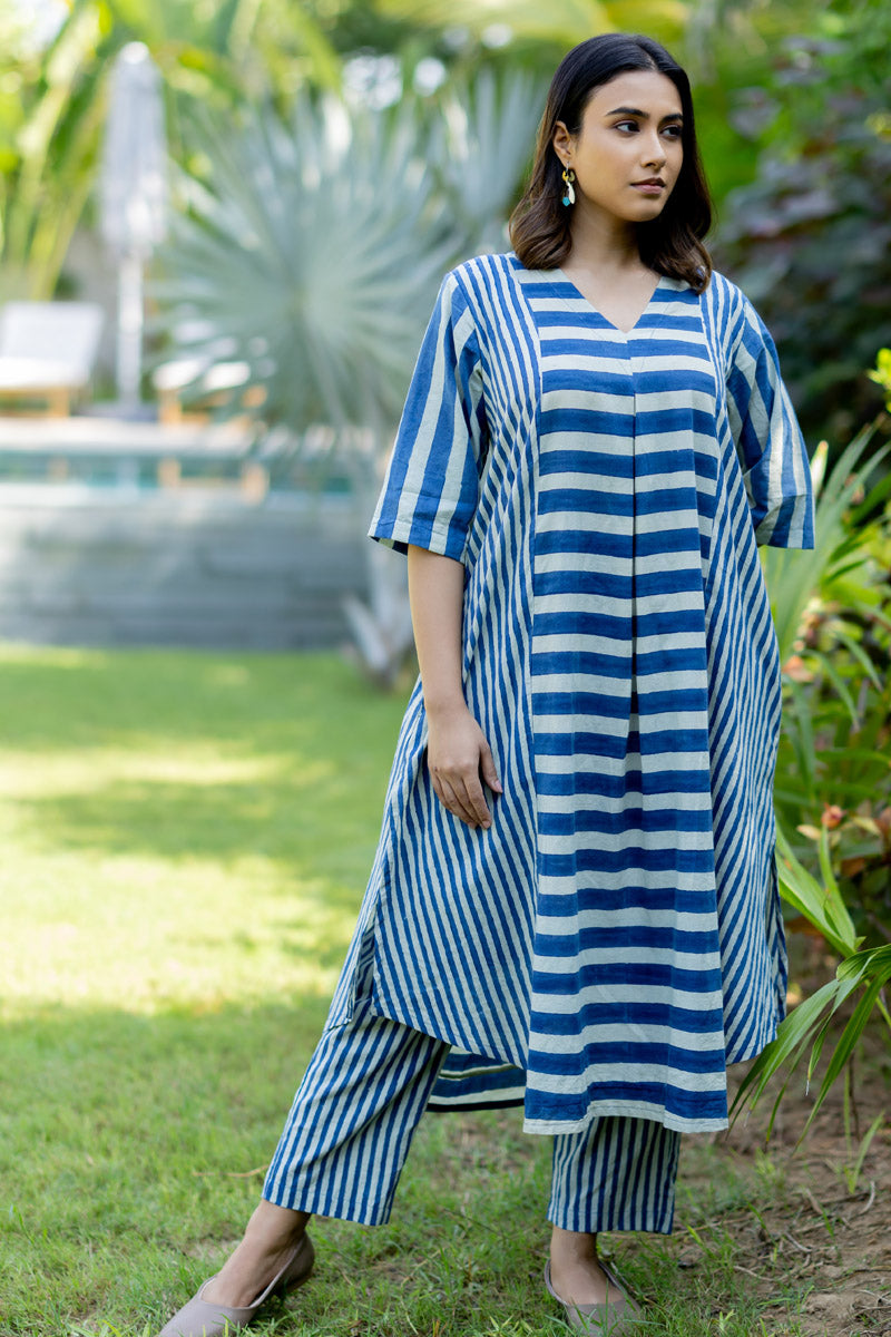 V Neck Panelled Kurta Set of 2 - Indigo Breeze