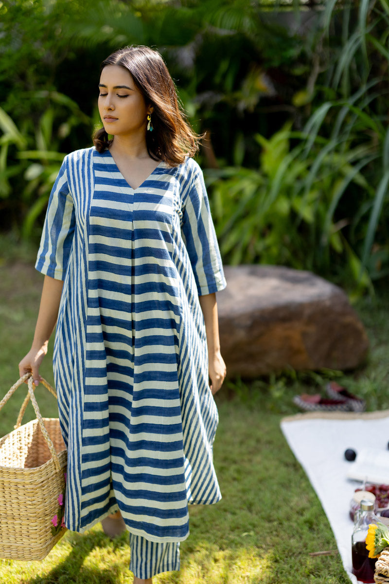 V Neck Panelled Kurta Set of 2 - Indigo Breeze