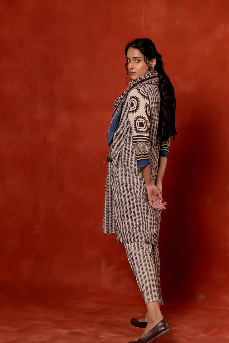 Set of 3 - Kurta, Pant & Scarf - Asa 17
