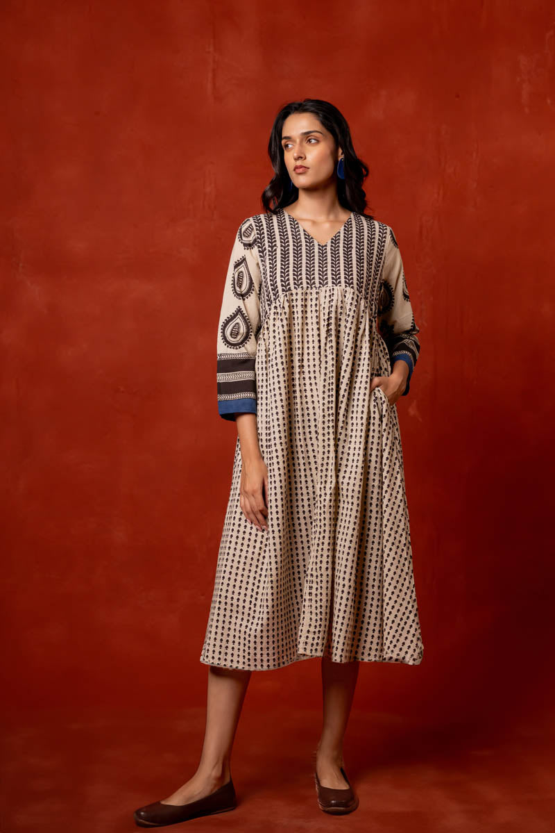 V Neck Flared Dress - Umi