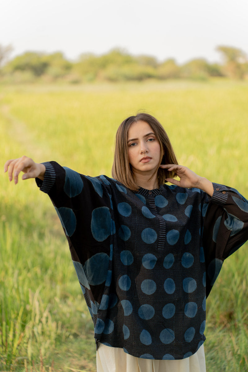 Freesize Antifit Top -Black & Indigo Dots