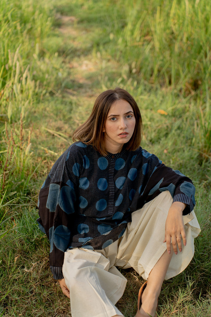 Freesize Antifit Top -Black & Indigo Dots