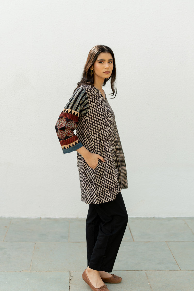 V Neck Tunic - Oni Black