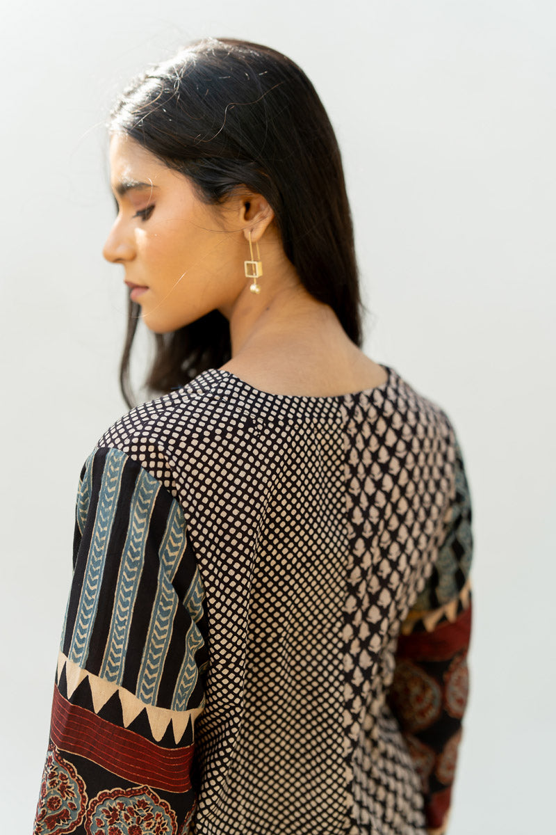 V Neck Tunic - Oni Black