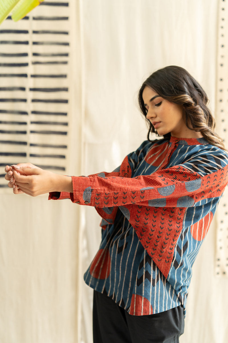 Freesize Antifit Top -Indigo Playful Geometry