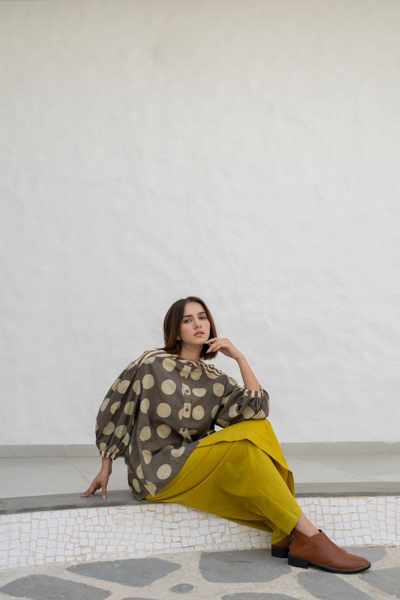 Amlan Top-Khakhi