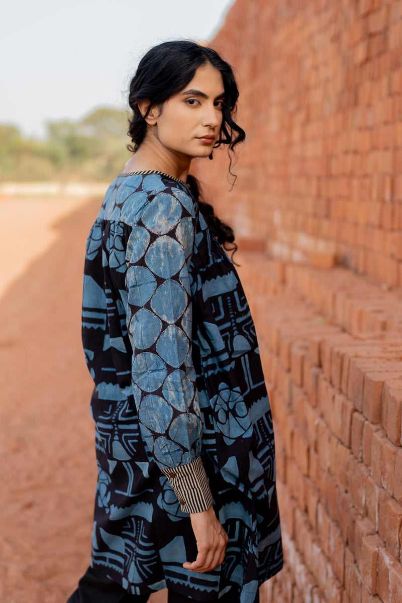 Short Navi Pintuck Kurta - Black