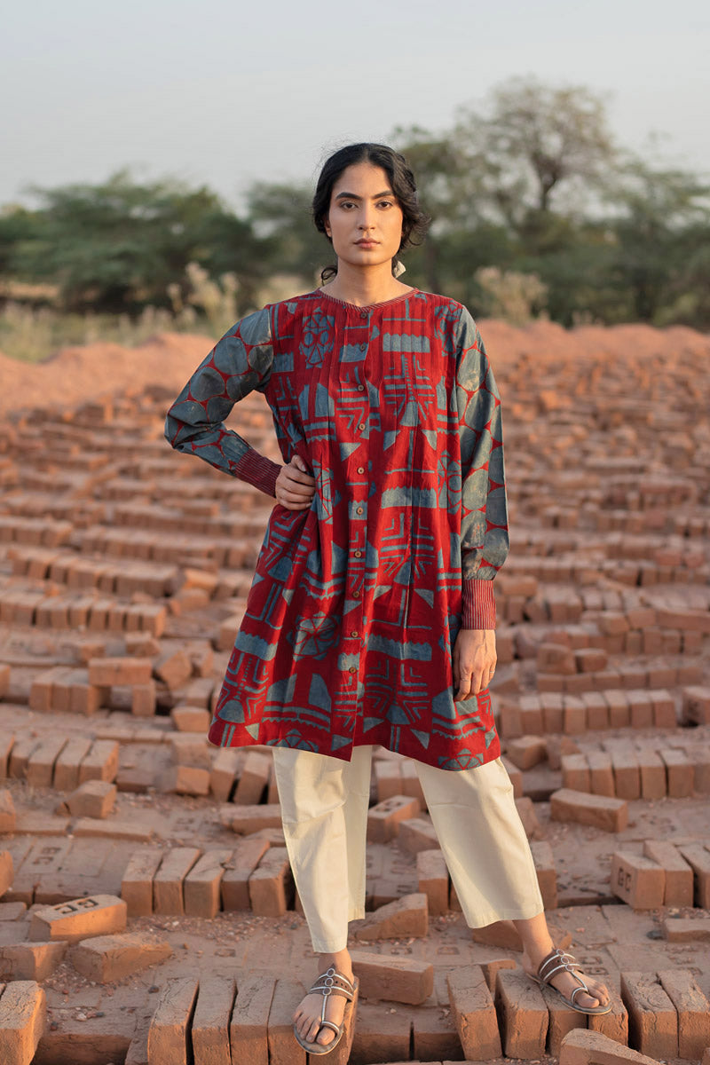 Short Navi Pintuck Kurta - Red