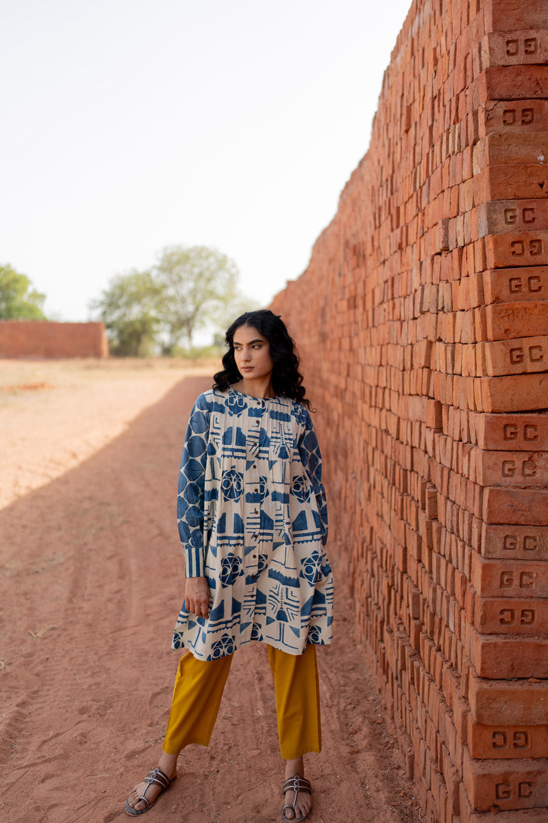 Short Navi Pintuck Kurta - Indigo