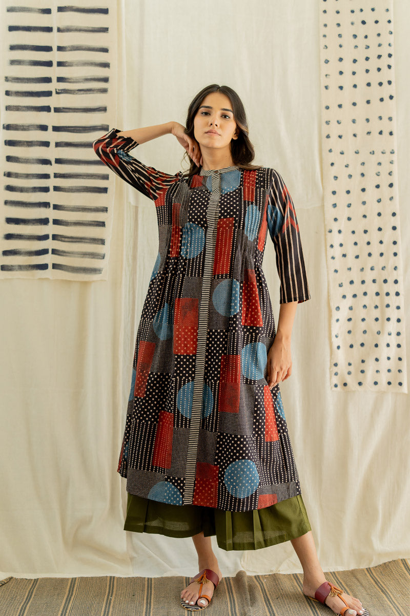 Pintuck Kurta - Playful Geometry Black