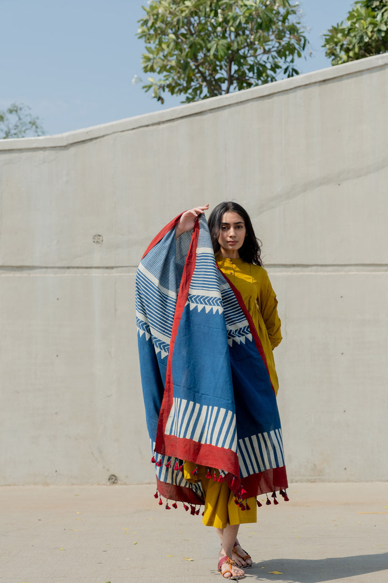 Cotton Dupatta - Indigo Arrow