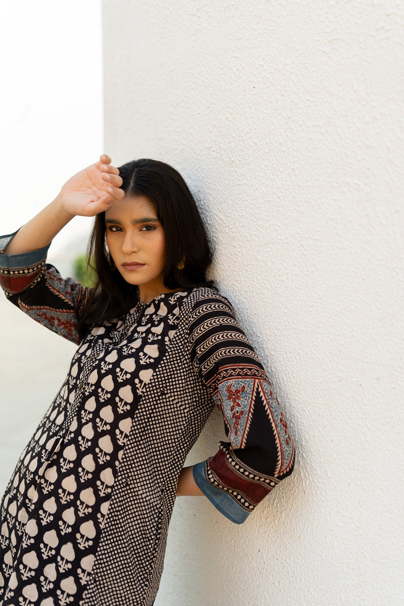 Panelled Kurta - Ark Black