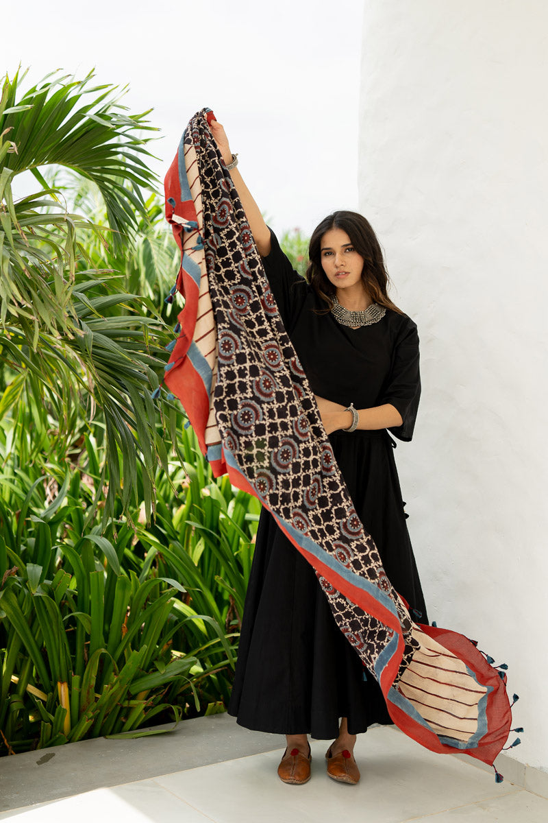 Set of 3 - Flared Skirt, Top & Dupatta