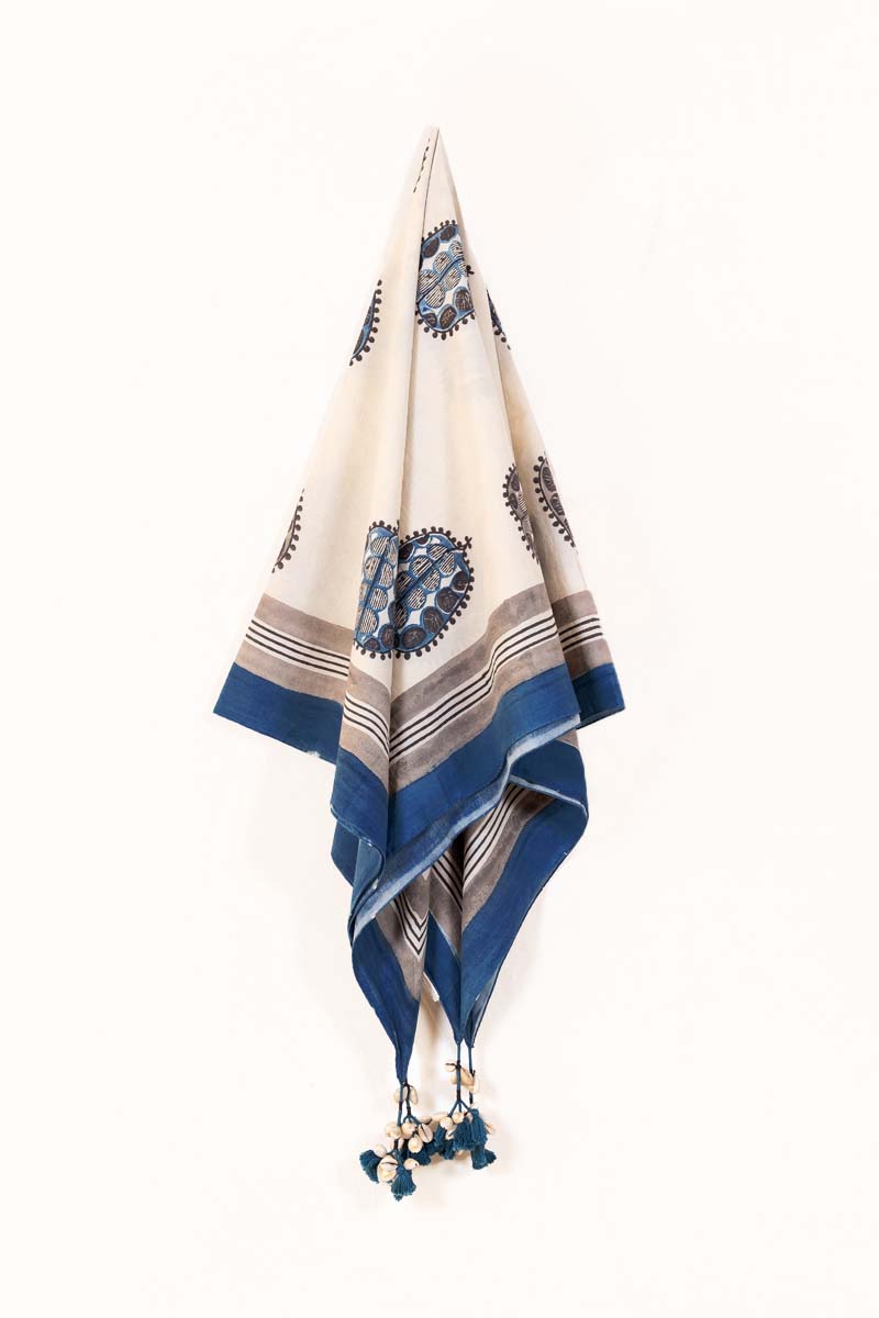 Co-ord Set of 2 - Side Pleat Kurta & Scarf 02