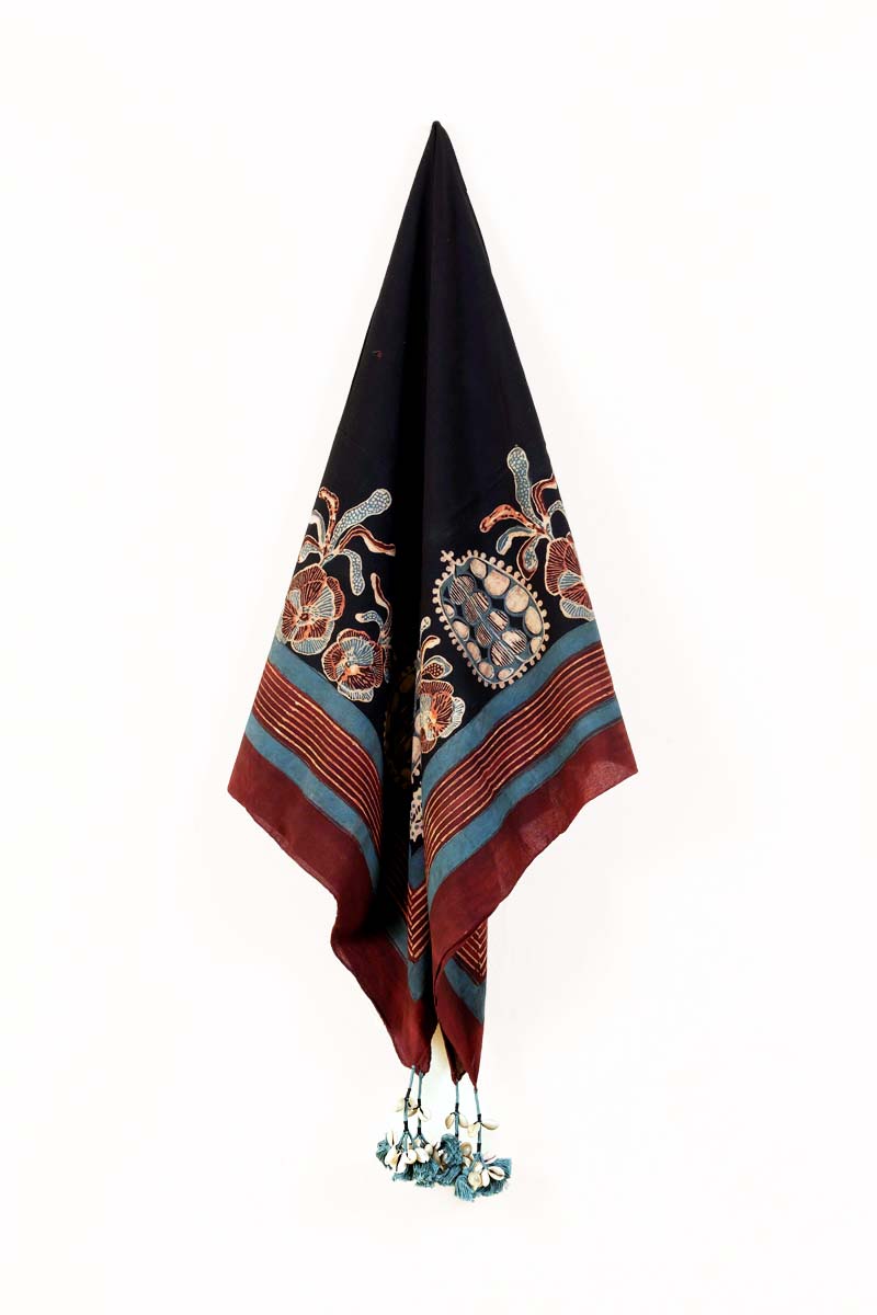 Co-ord Set of 2 - Side Pleat Kurta & Scarf 01