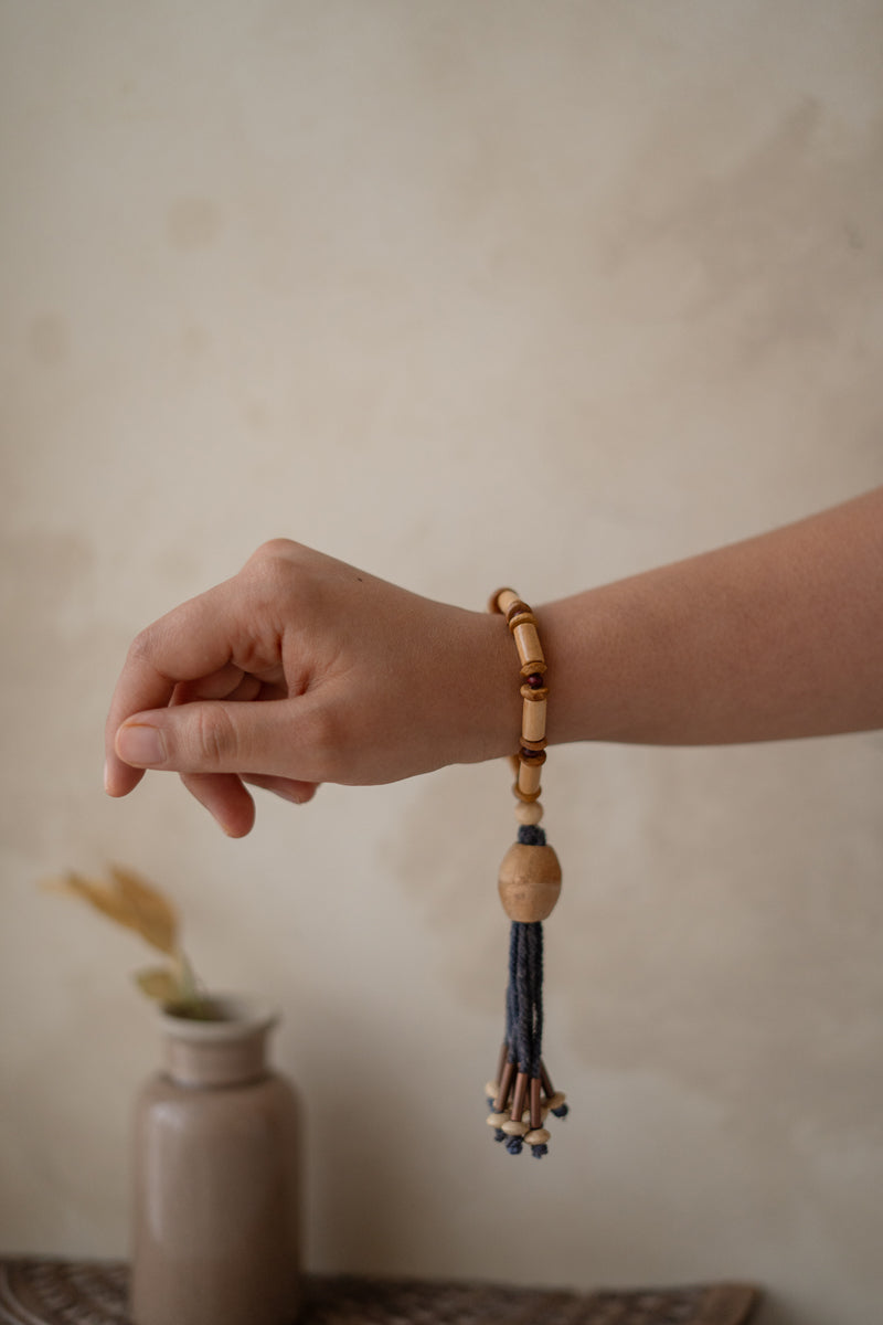 Elasticated Bracelet - Grey Tassel