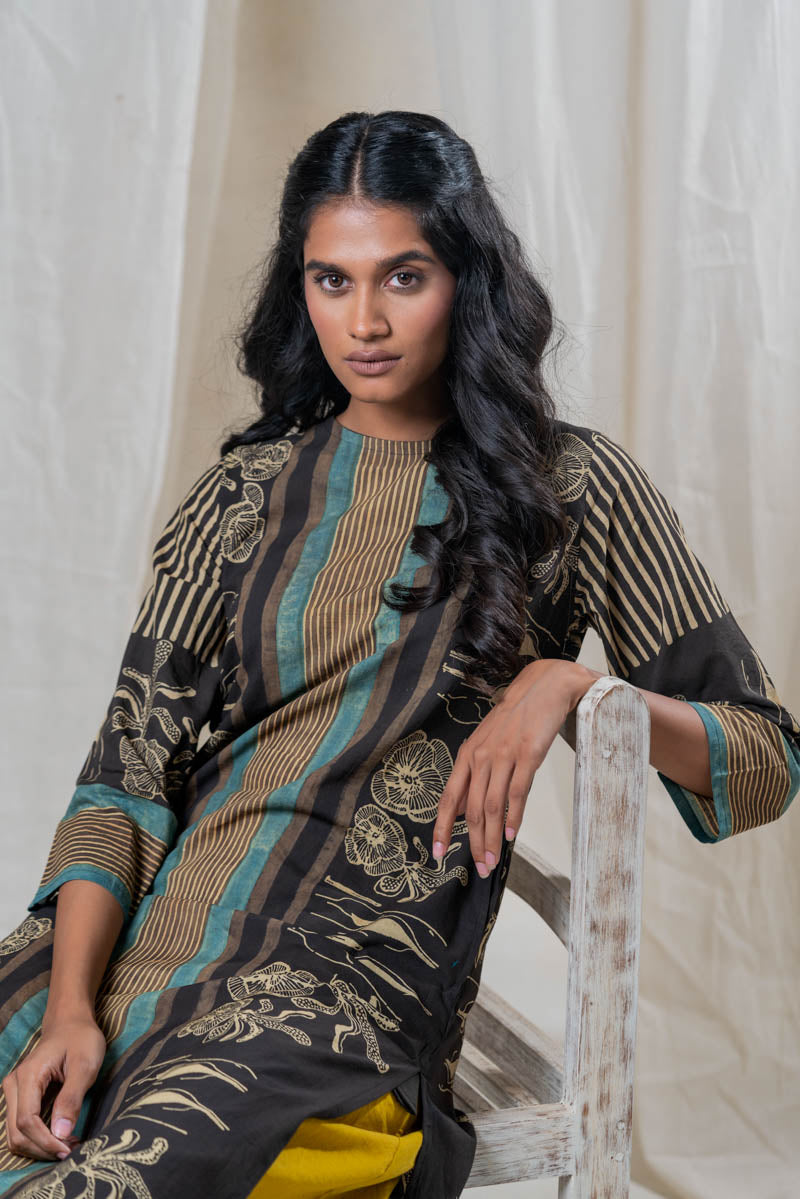 Classic Kurta – Black Vanya