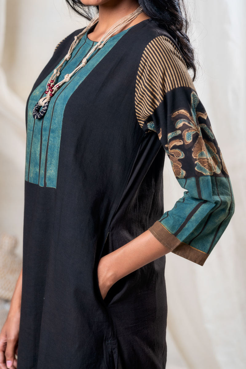 Classic Kurta – Black Yoke