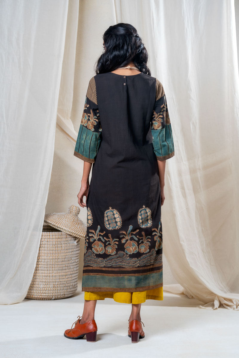 Classic Kurta – Black Yoke