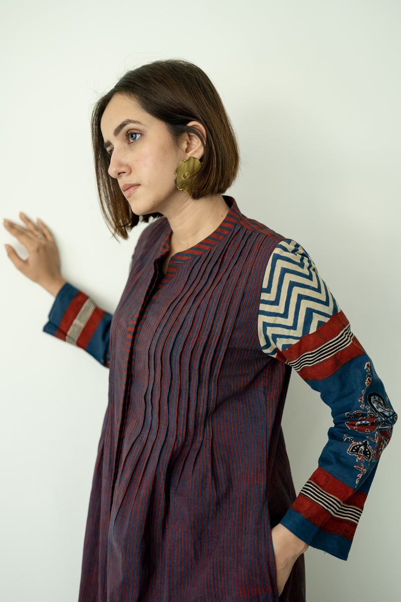 Front-open Pintuck Kurta - Indigo & Burgundy