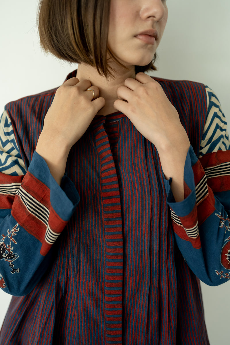 Front-open Pintuck Kurta - Indigo & Burgundy