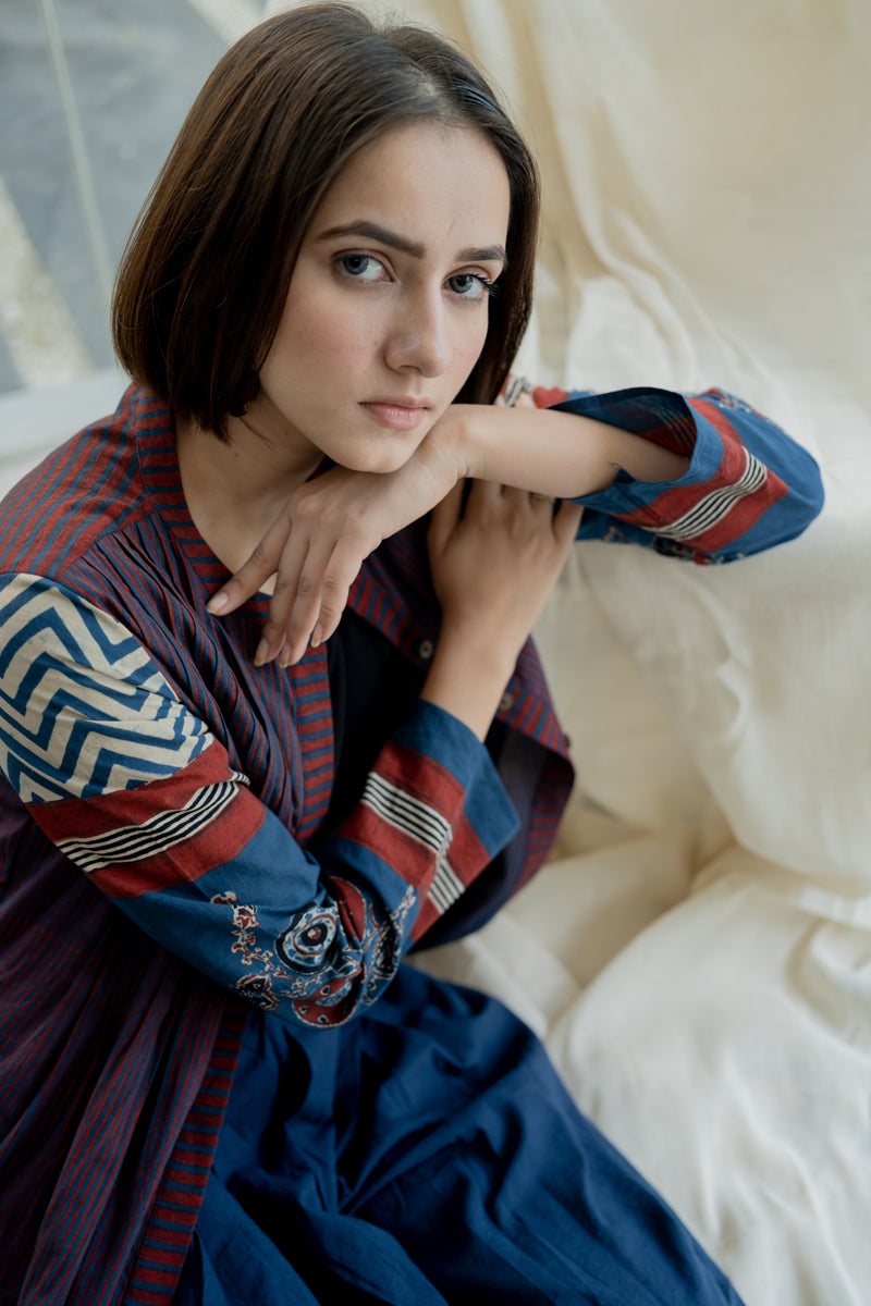 Front-open Pintuck Kurta - Indigo & Burgundy