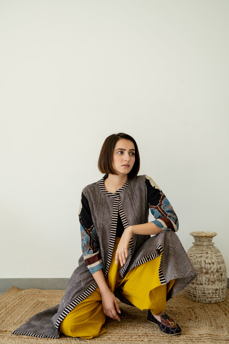 Pintuck Kurta - Black