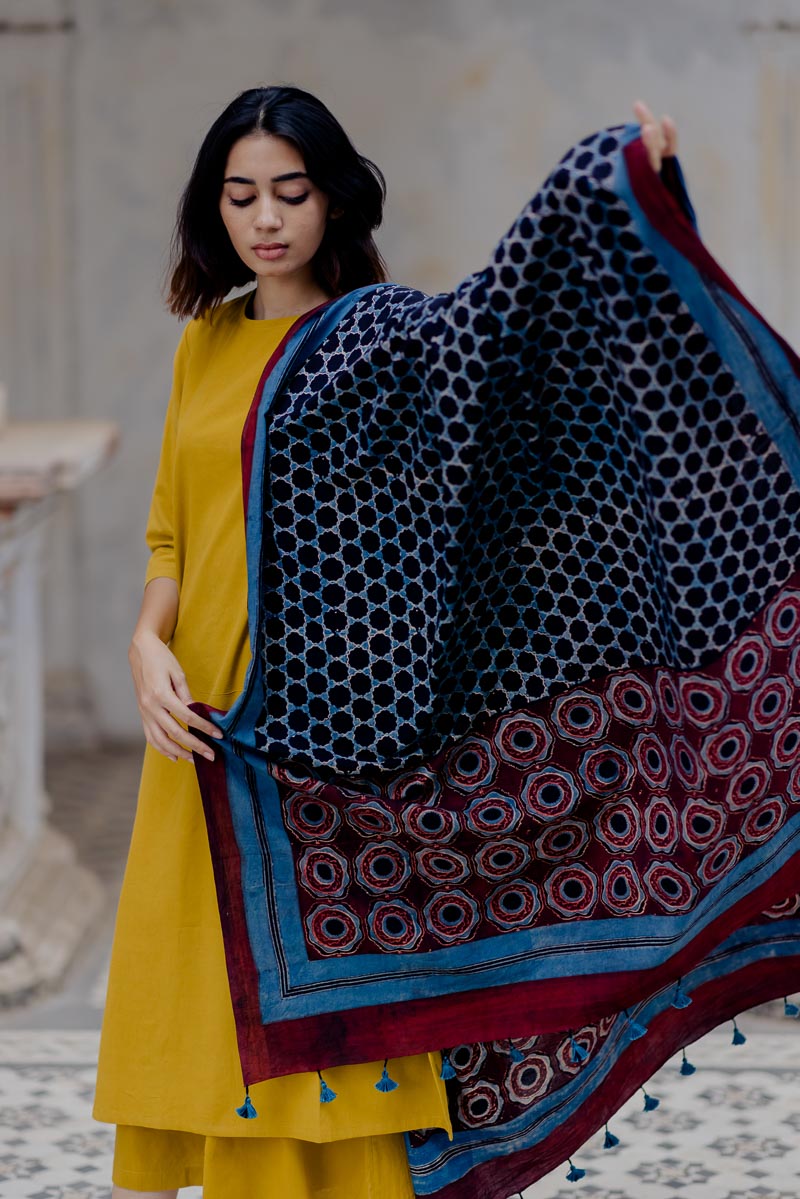 Cotton Dupatta – Black Airin