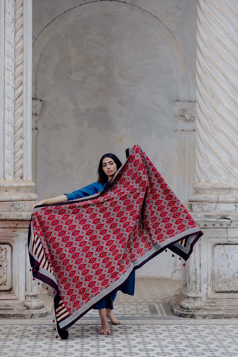 Cotton Dupatta – Red Nizana