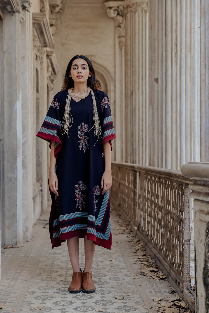 Freesize Kaftan – Black Iyan