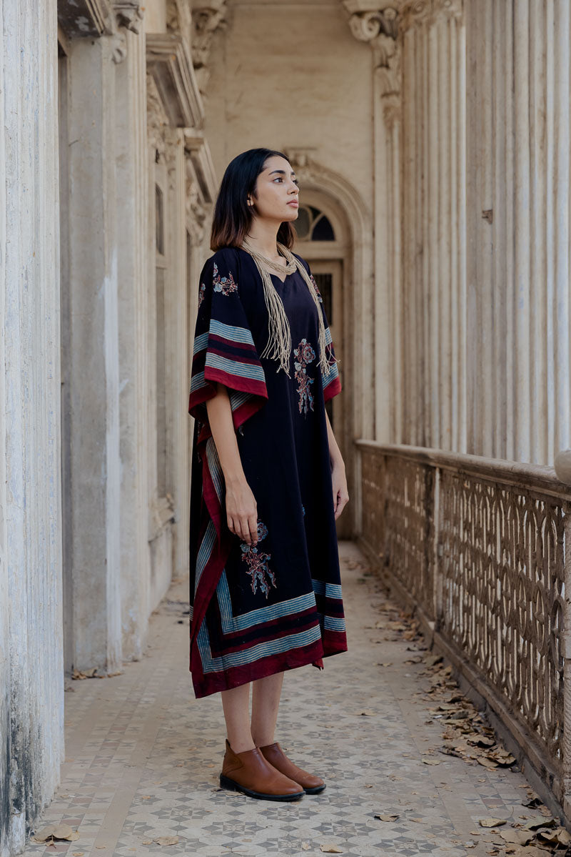 Freesize Kaftan – Black Iyan