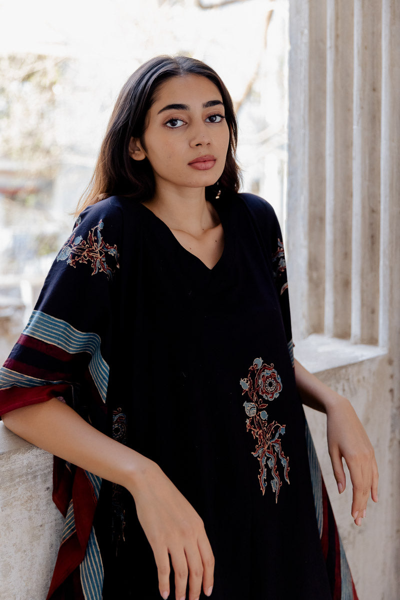 Freesize Kaftan – Black Iyan