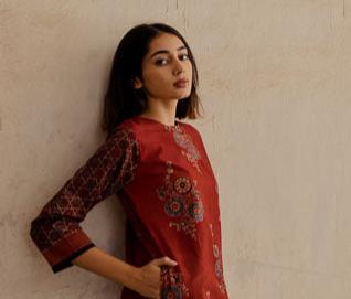 Classic Kurta – Red Zahra