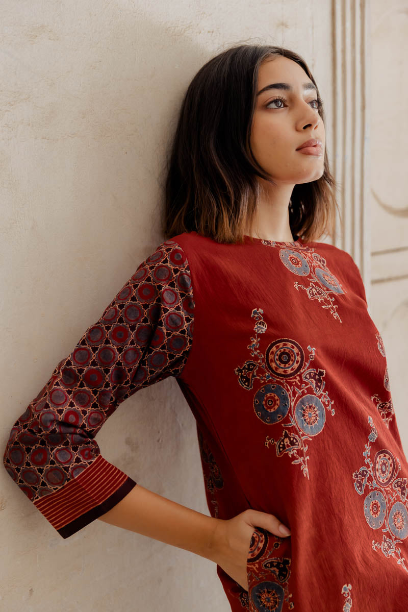 Classic Kurta – Red Zahra