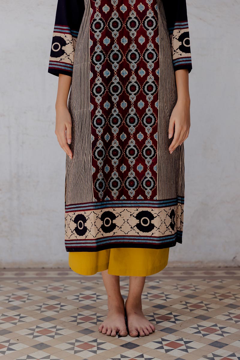Classic Kurta – Black Nizana