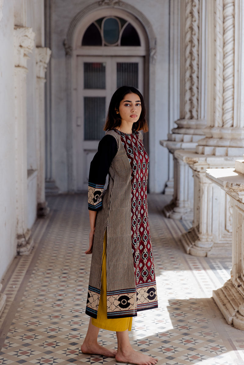 Classic Kurta – Black Nizana