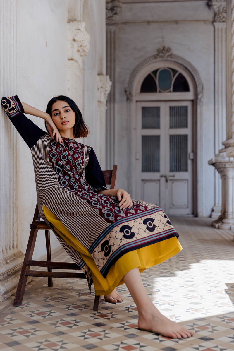 Classic Kurta – Black Nizana