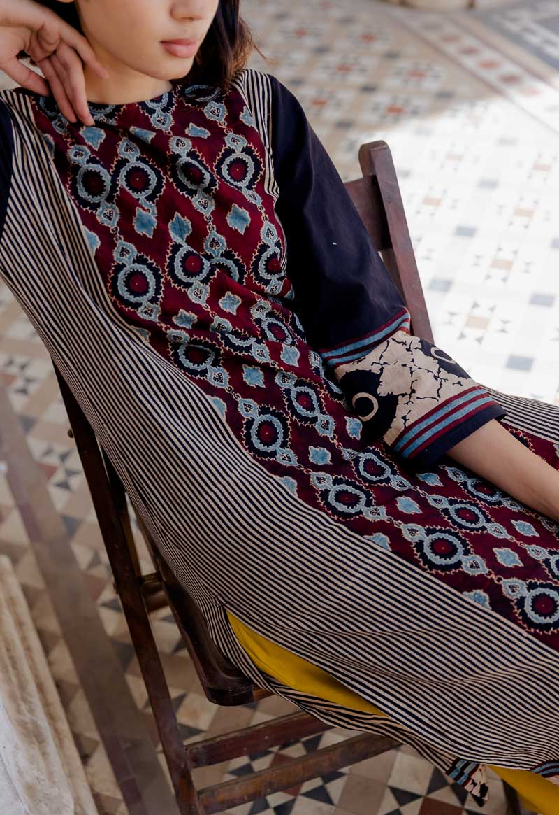 Classic Kurta – Black Nizana