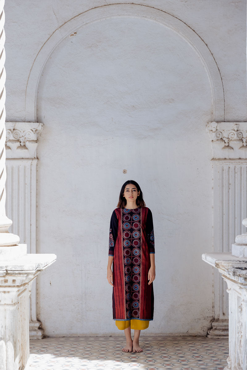 Classic Kurta – Black Farhana