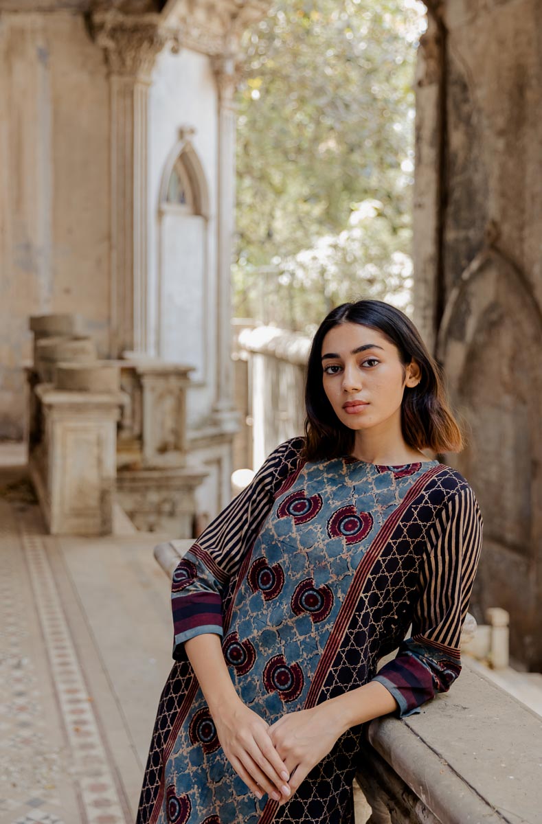 Classic Kurta -Black Neeha