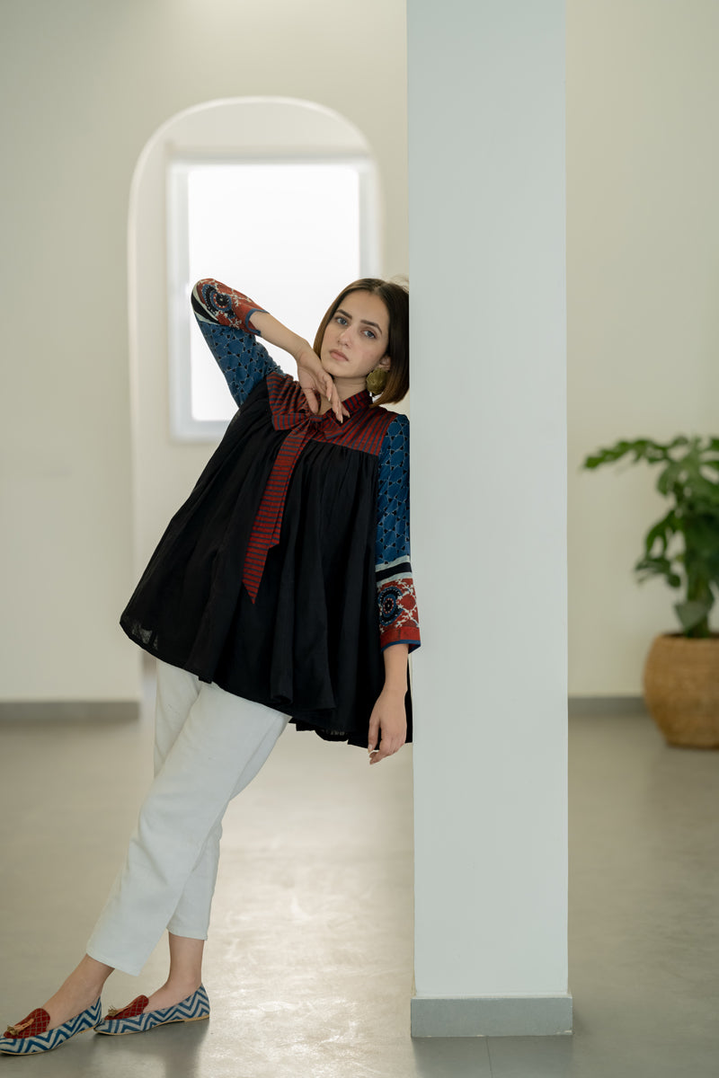 Swirl Around Top - Black